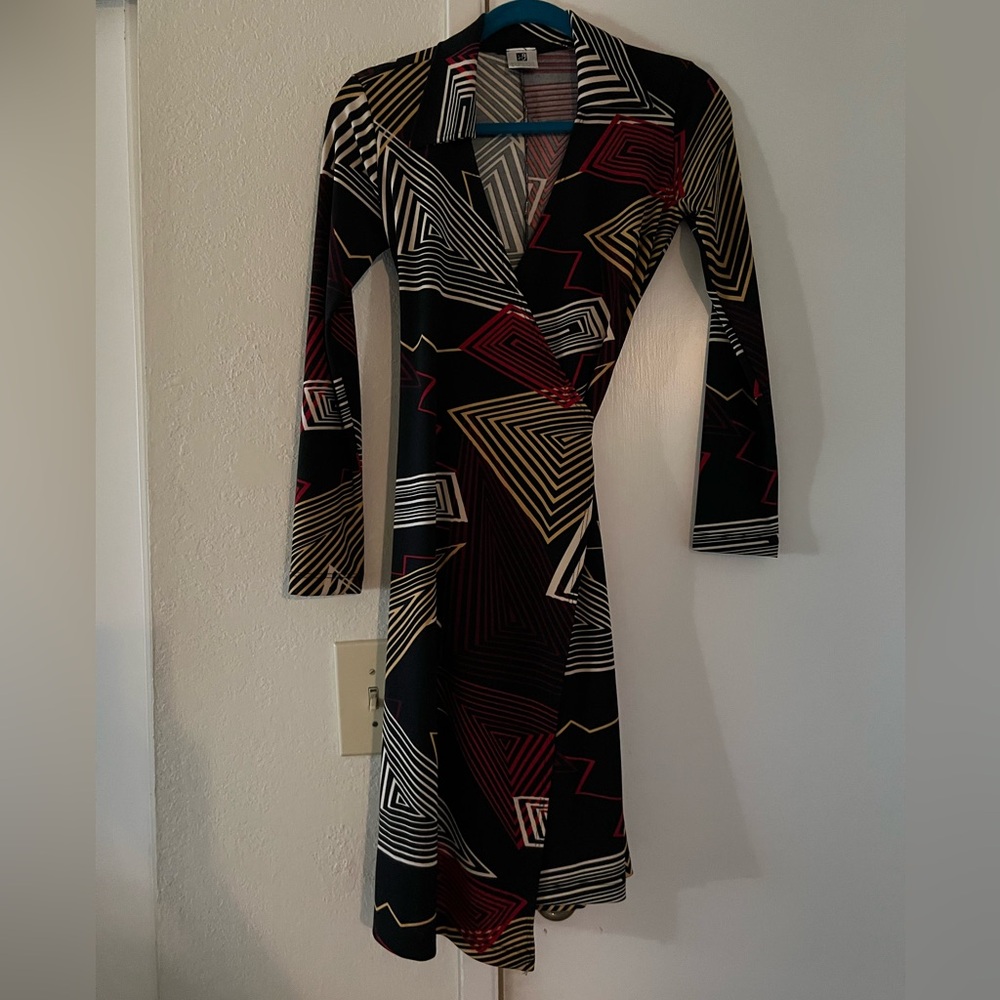 Geometric Print Black Wrap-Style Long Sleeve Dress